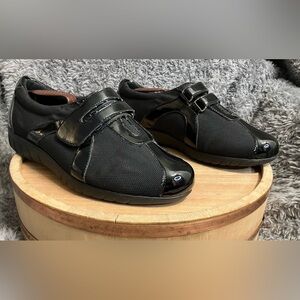 Munro Joliet Black Suede Sneaker Black Wide Size 8.5WW